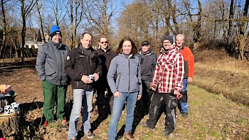 Wald säubern und aufforsten