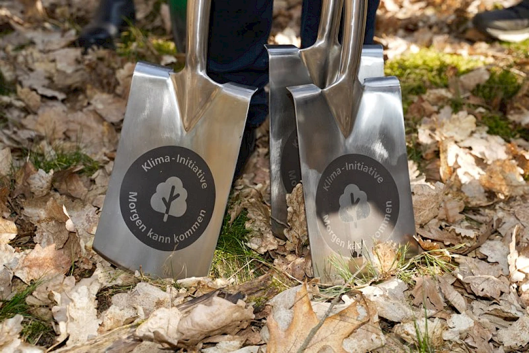 Spatenstich für Baumpflanzprojekt „Wurzeln“