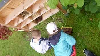 Insektenhotel für die Irisschule Grundschule