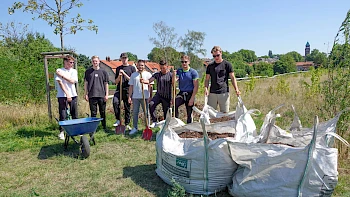 Social Day: Azubis im Grünlabor des Biomassepark