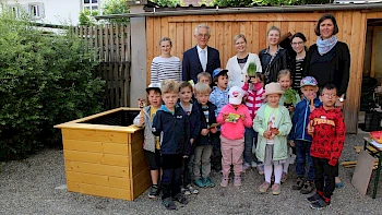 12 Hochbeete für Kindertagesstätten und Schulen