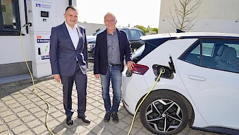 Erste e-Ladesäule für Ittling